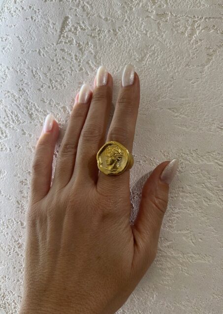 Hermis Signet Ring - Gold