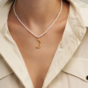 Melies Moon Oval Pearl Necklace