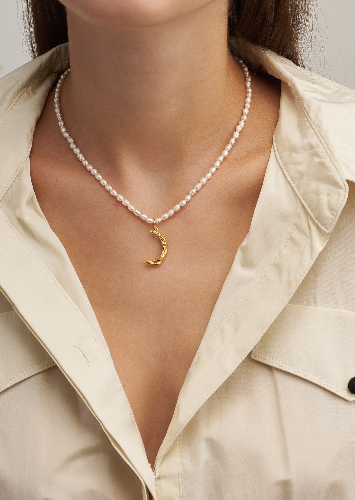 Melies Moon Oval Pearl Necklace