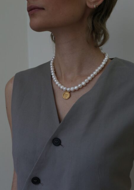 Hercules Round Pearl Necklace