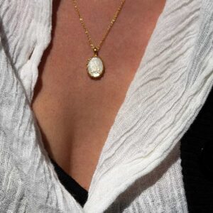 Eros Cameo Pearl Thin Chain