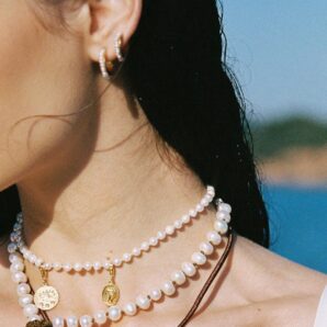 Luna Pearl Earrings
